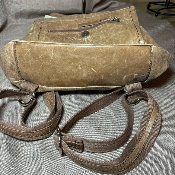 The Sak Ventura Convertible Backpack Distressed Tan Leather Crossbody Bag - Picture 11 of 12